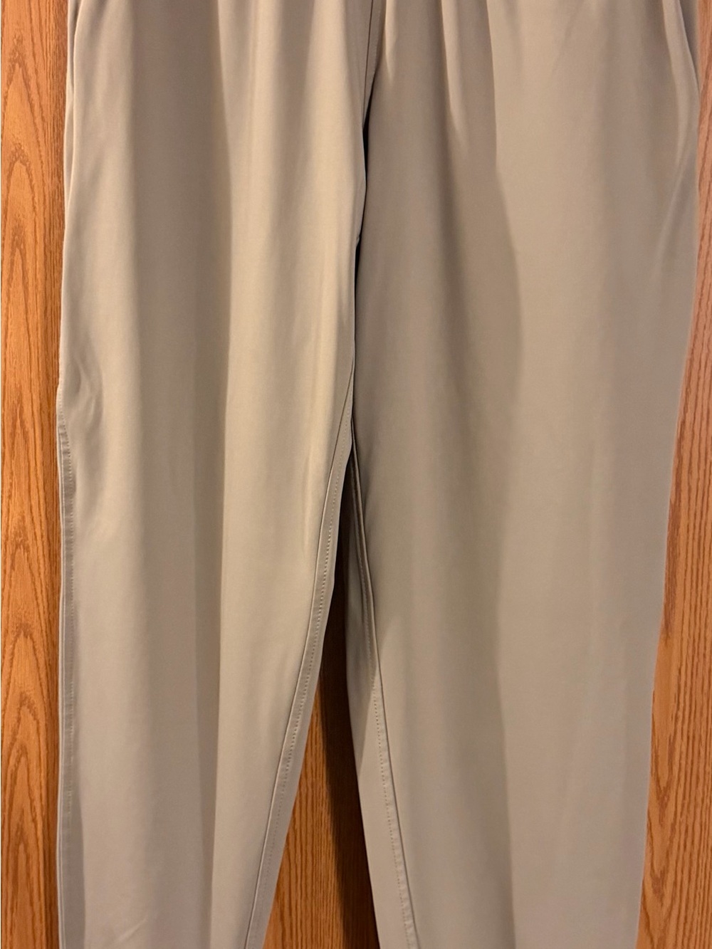 Women’s Classic Joggers in Light Taupe